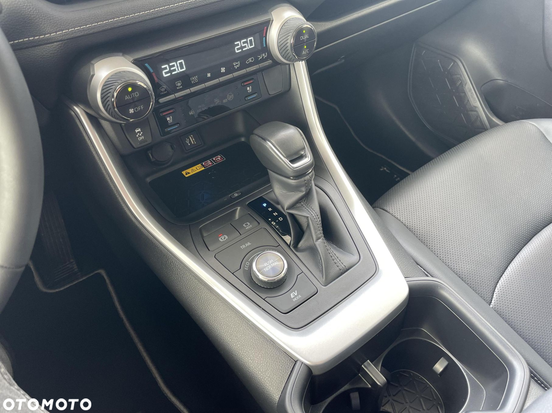Toyota RAV4 2.5 Hybrid Executive 4x4 - 25