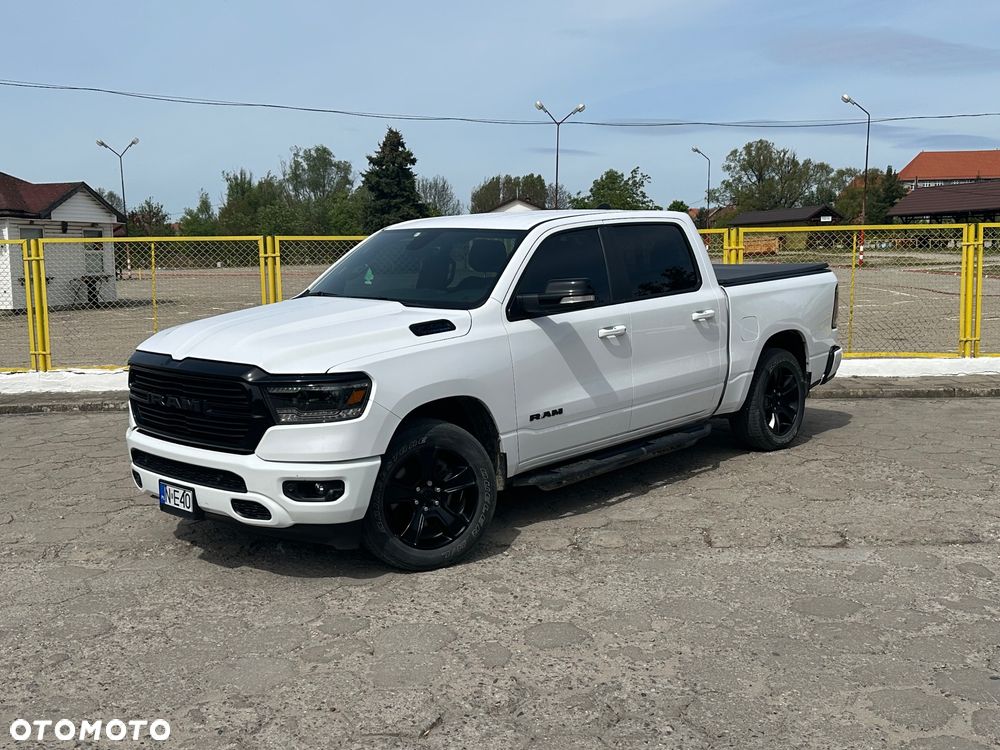 RAM 1500 Crew Cab Shortbed Bighorn - 1