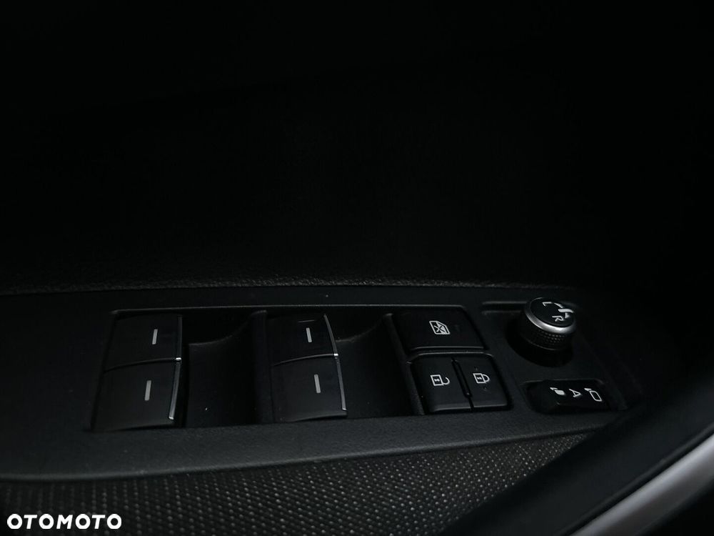 Toyota Corolla 1.8 Hybrid Style - 20