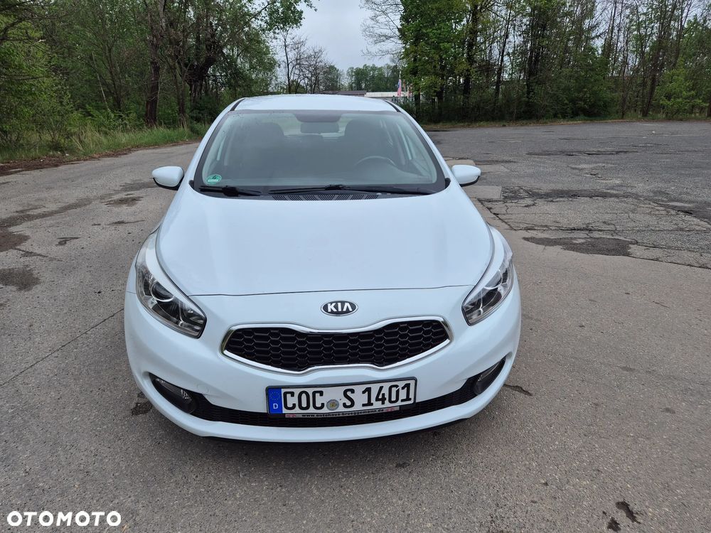 Kia Ceed 1.4 CVVT Fifa World Cup Edition - 11