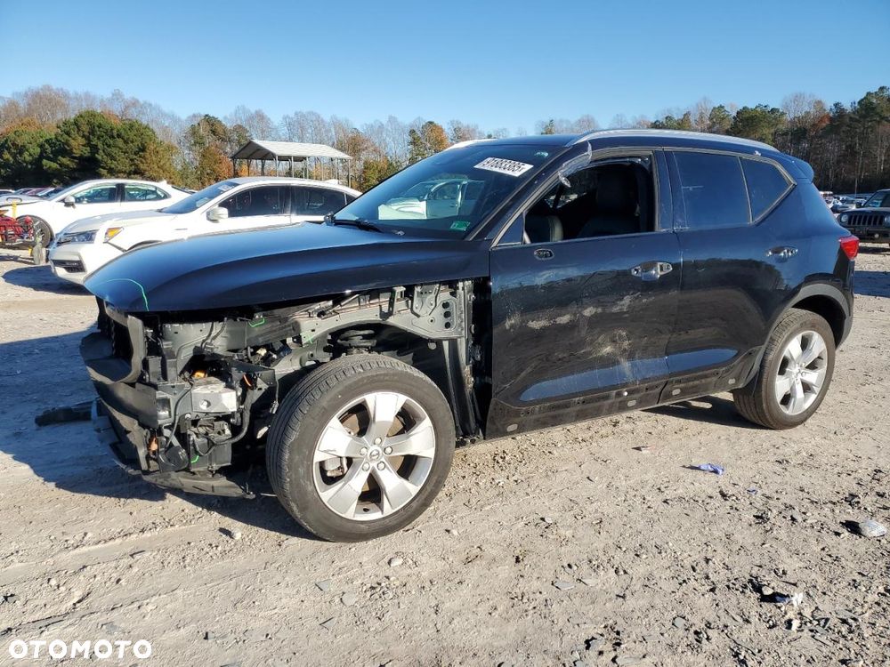 Volvo XC 40 T5 AWD Momentum - 4