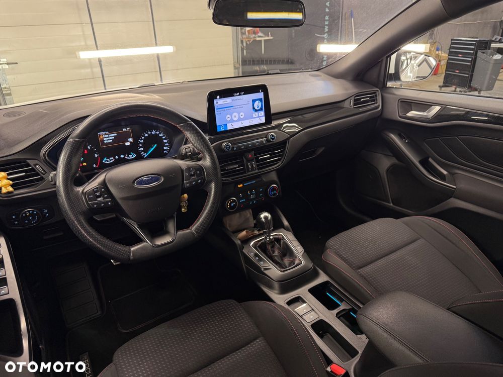 Ford Focus 1.5 EcoBlue Start-Stopp-System ST-LINE - 19