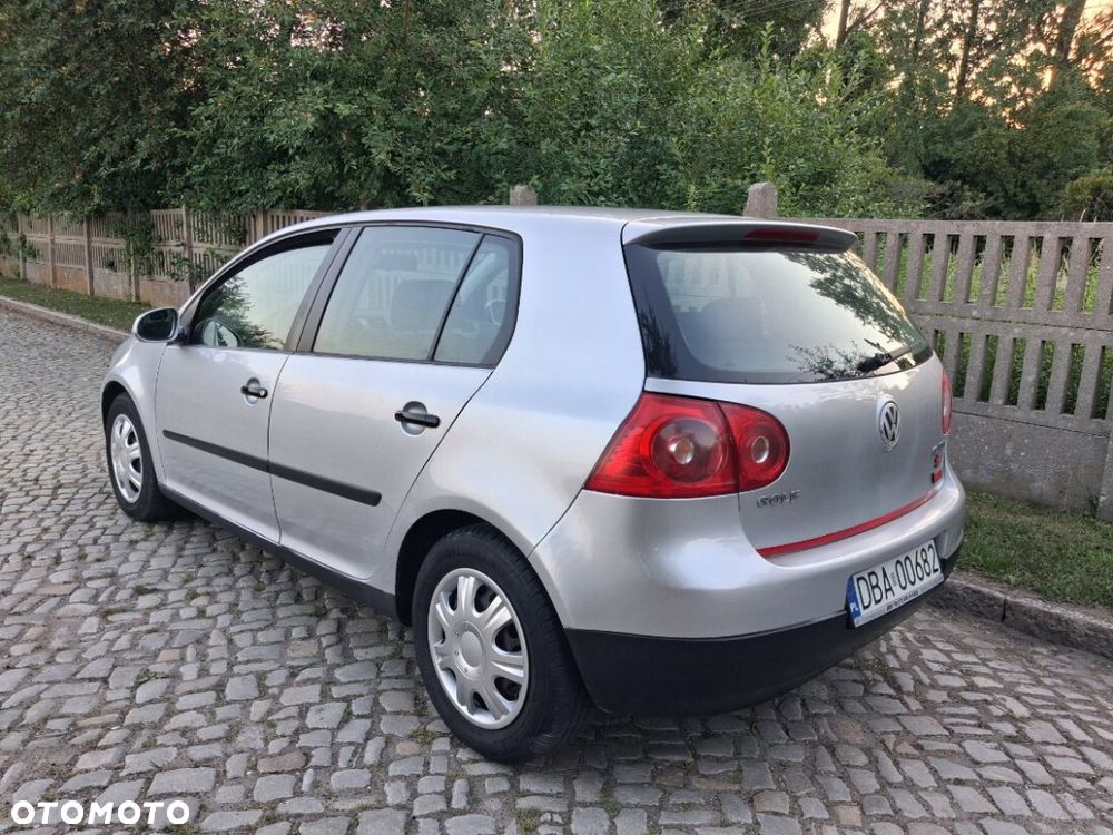 Volkswagen Golf - 6