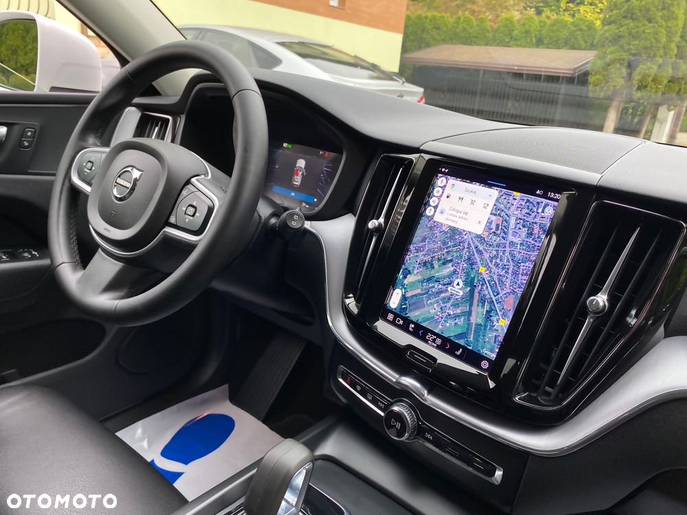 Volvo XC 60 B4 D AWD Geartronic Momentum Pro - 9