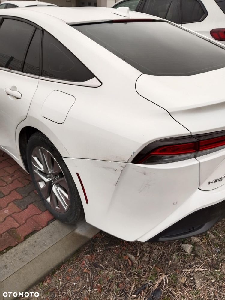 Toyota Mirai Luxury - 12