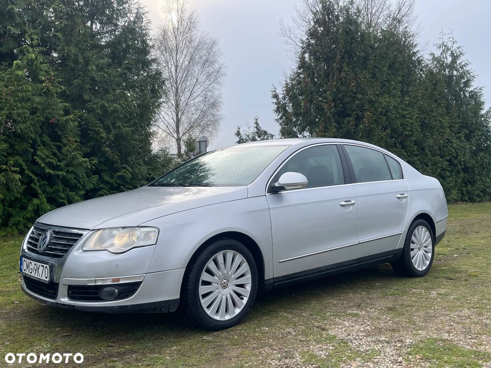 Volkswagen Passat 2.0 TDI DPF BlueMotion Technology Trendline - 1