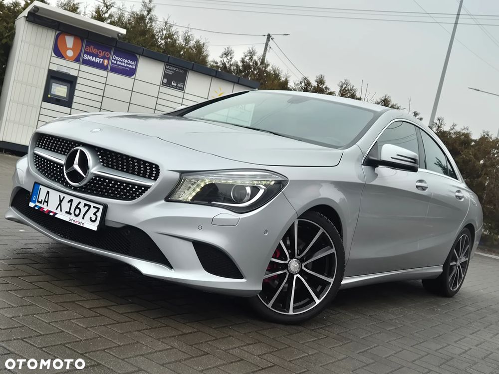 Mercedes-Benz CLA 180 AMG Line - 2