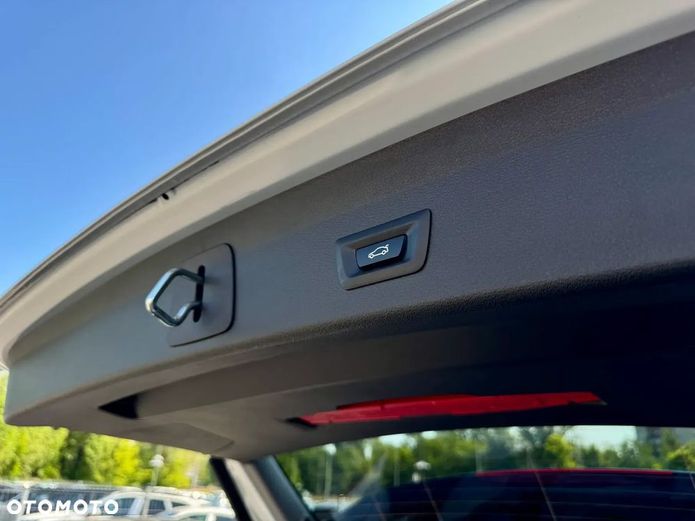 BMW X1 xDrive18d Sport Line - 11