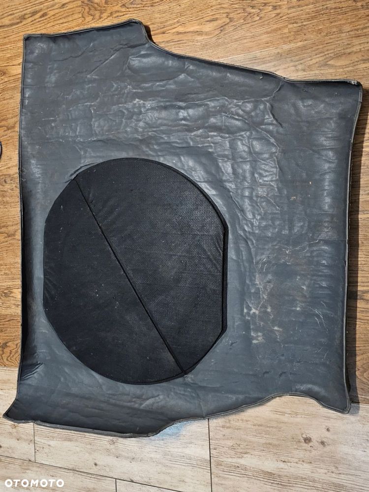 WYKŁADZINA DYWAN BAGAŻNIKA BMW E32 - 4