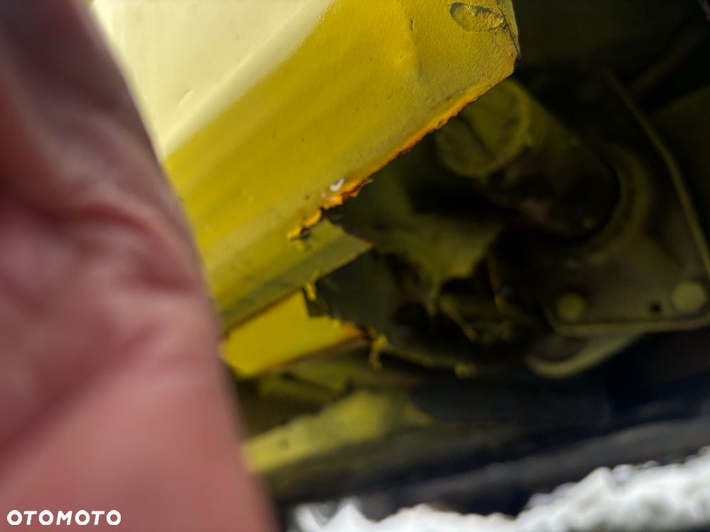 Volkswagen Karmann Ghia - 12