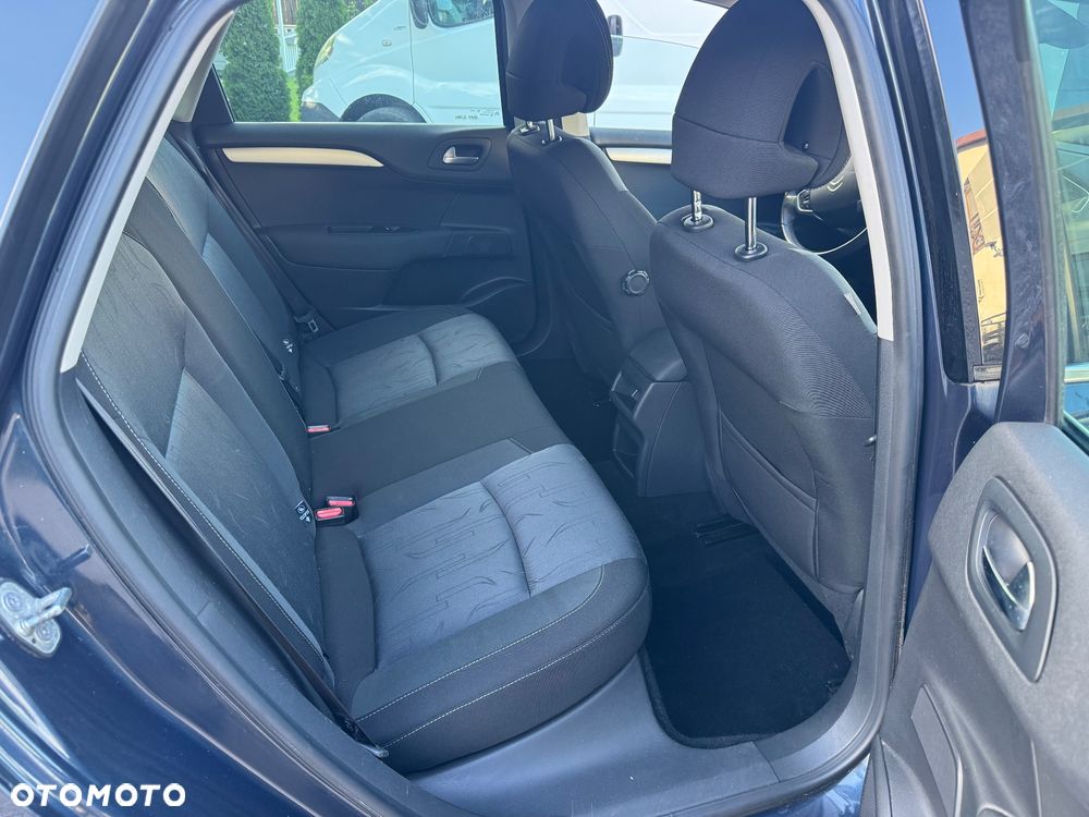 Citroën C4 HDi 115 Exclusive - 6