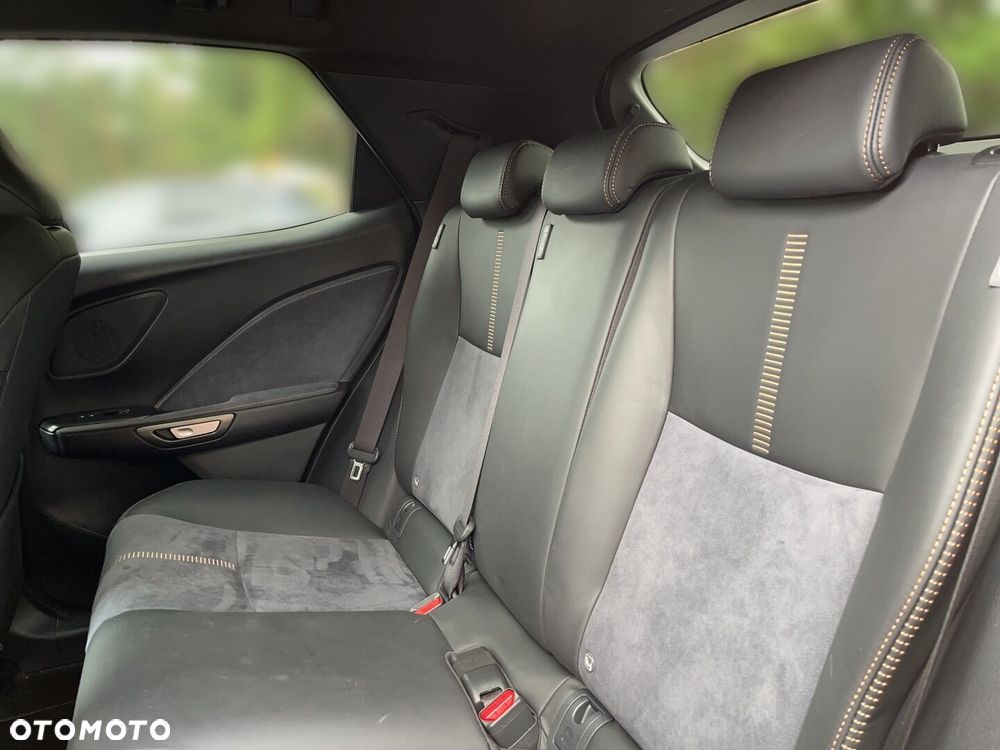 Lexus LBX 1.5 Hybrid Cool AWD - 6