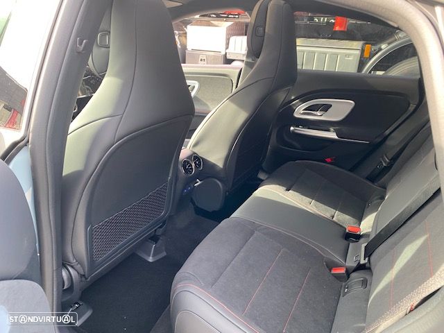 Mercedes-Benz CLA 180 Standard - 9