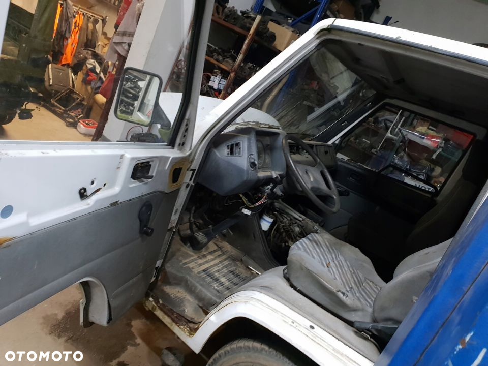 MERCEDES MB 100 DAWCA RAMA Z OSIĄ TYLNĄ DEKIEL - 4
