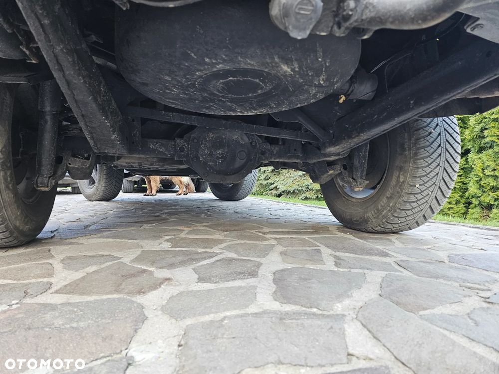 Jeep Grand Cherokee - 37