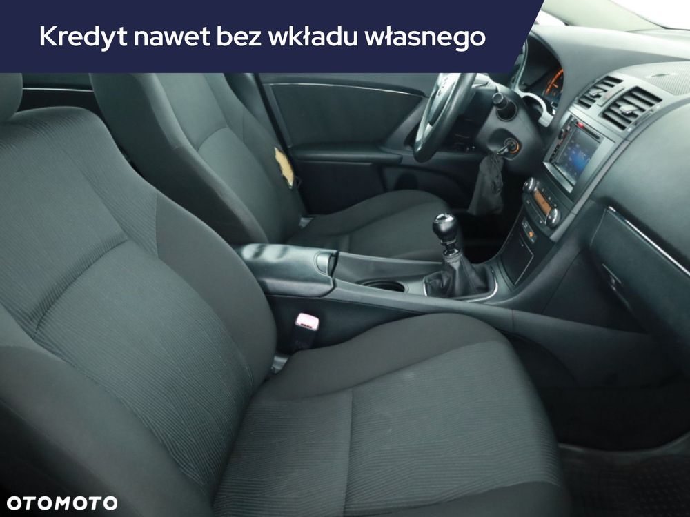 Toyota Avensis - 11