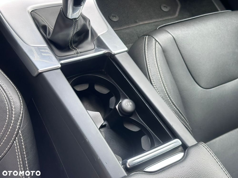 Volvo V60 D2 Summum - 21