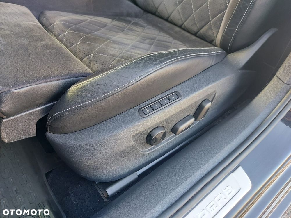 Skoda Superb 2.0 TDI DSG Sportline - 11