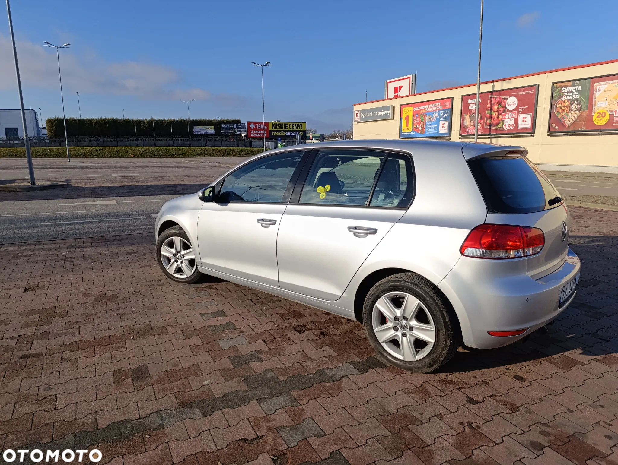 Volkswagen Golf VI 1.6 TDI Comfortline - 9