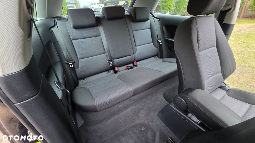 Audi A3 3-drzwiowe 1.6 TDI DPF Attraction - 35