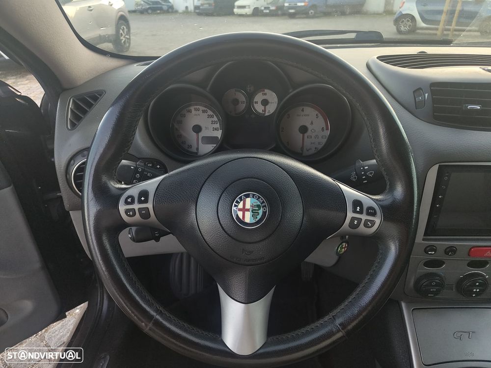 Alfa Romeo GT 1.9 JTD M-JET - 10