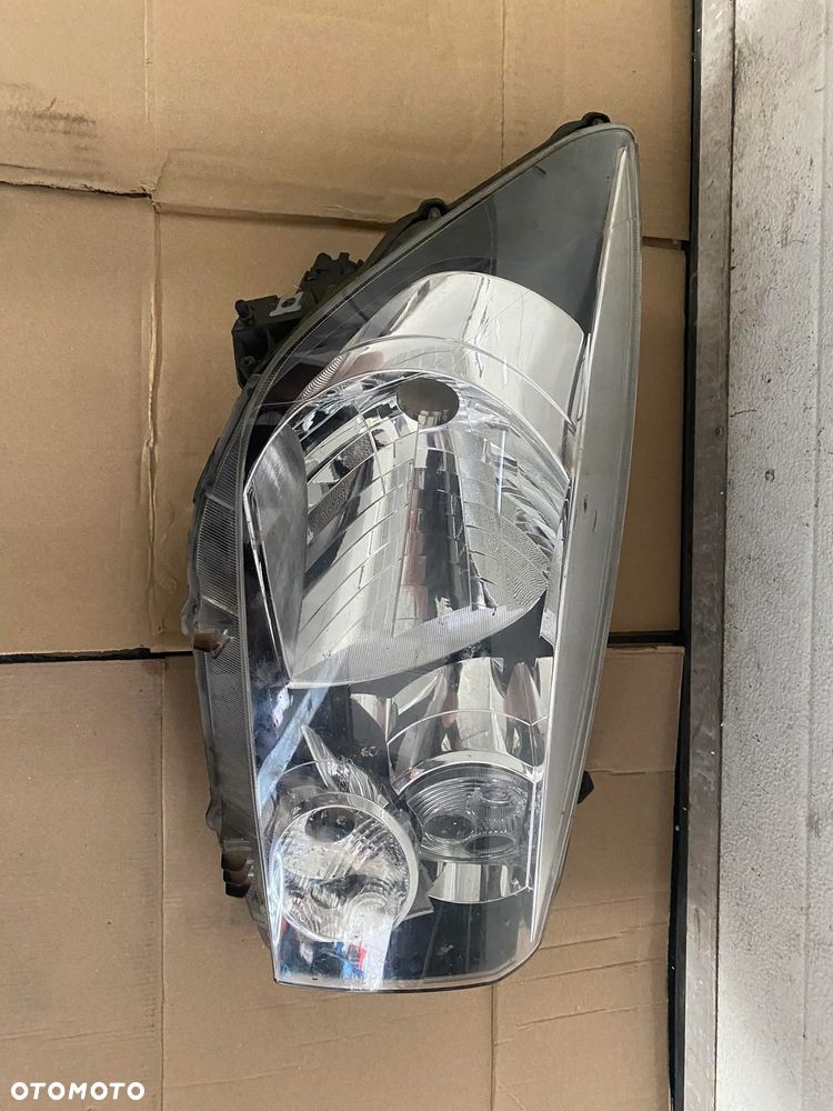 SUZUKI CELEIRO LAMPA PRAWY PRZOD LED - 1