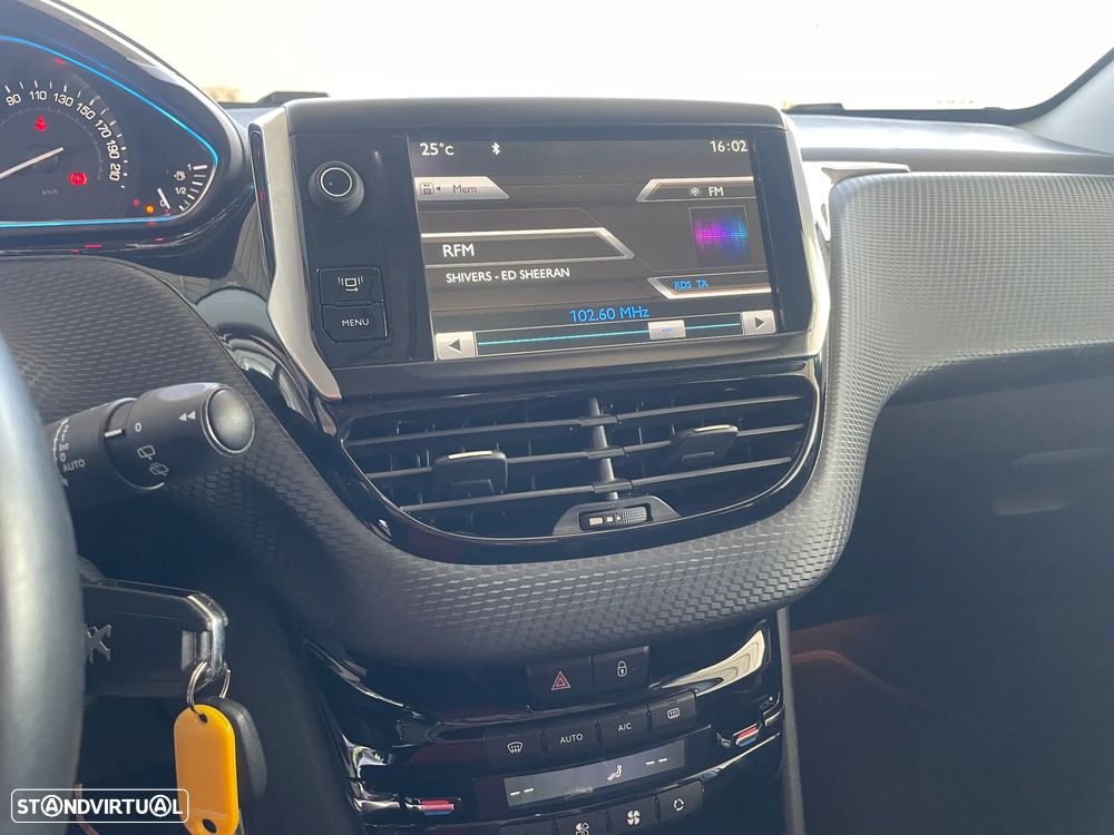 Peugeot 2008 1.6 BlueHDi Allure - 18