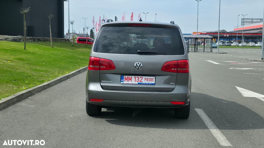 Volkswagen Touran 1.6 TDI DPF Highline - 3