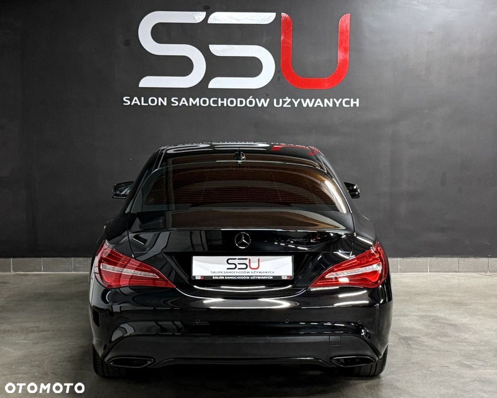 Mercedes-Benz CLA 200 7G-DCT Urban - 12
