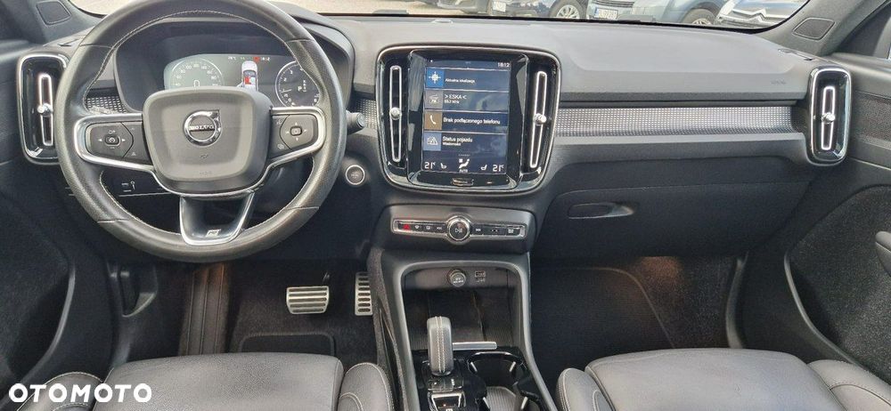 Volvo XC 40 - 25