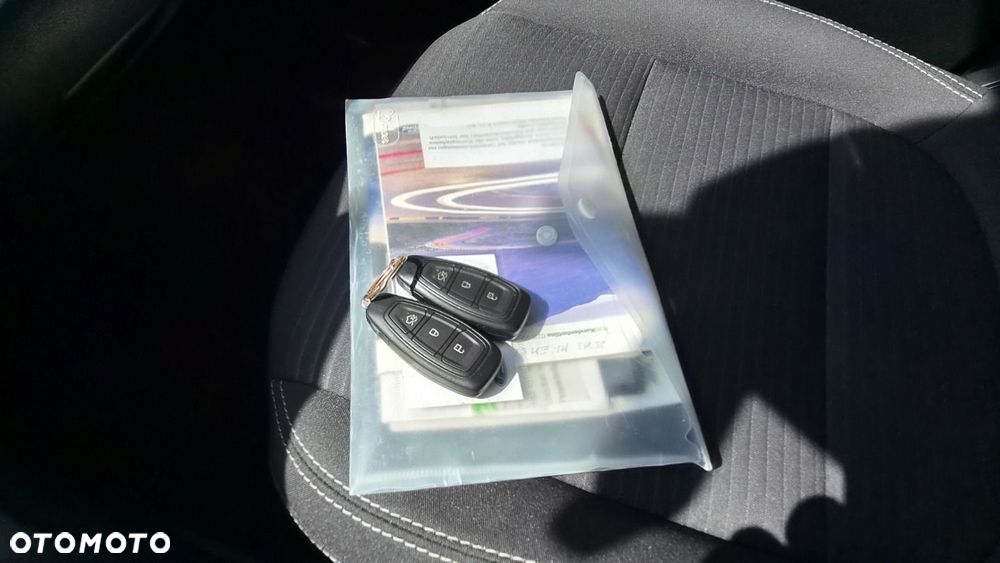 Ford Kuga - 33