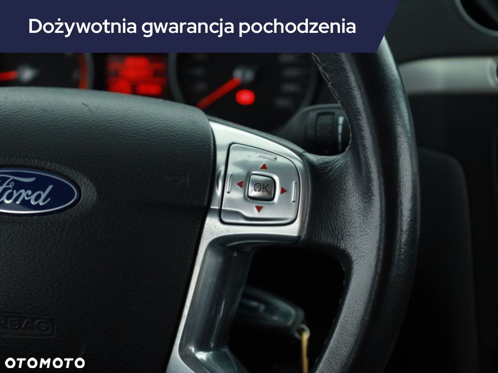 Ford S-Max - 17