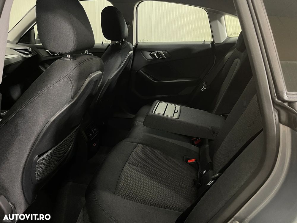 BMW Seria 2 218d AT - 12
