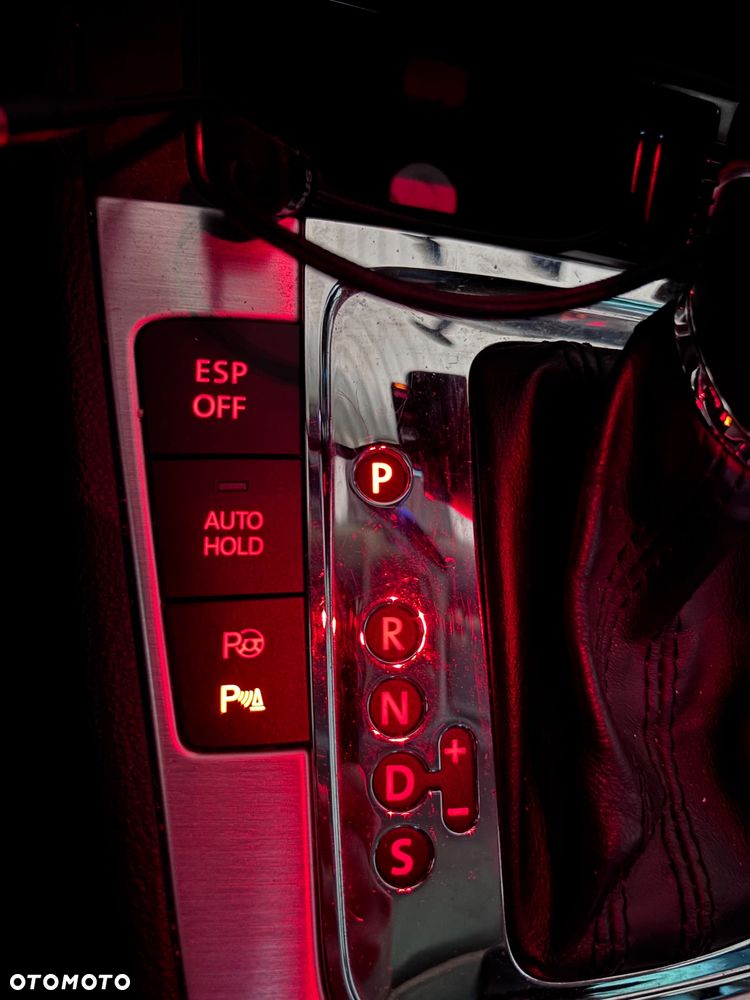 Volkswagen Passat - 16