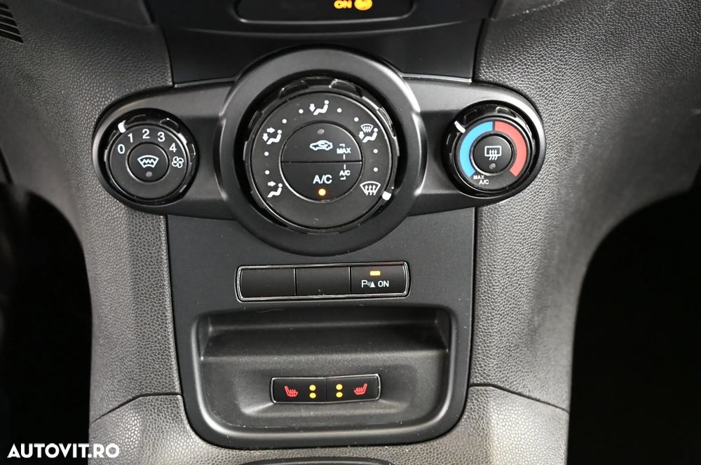 Ford Fiesta 1.0 EcoBoost Powershift Titanium - 16