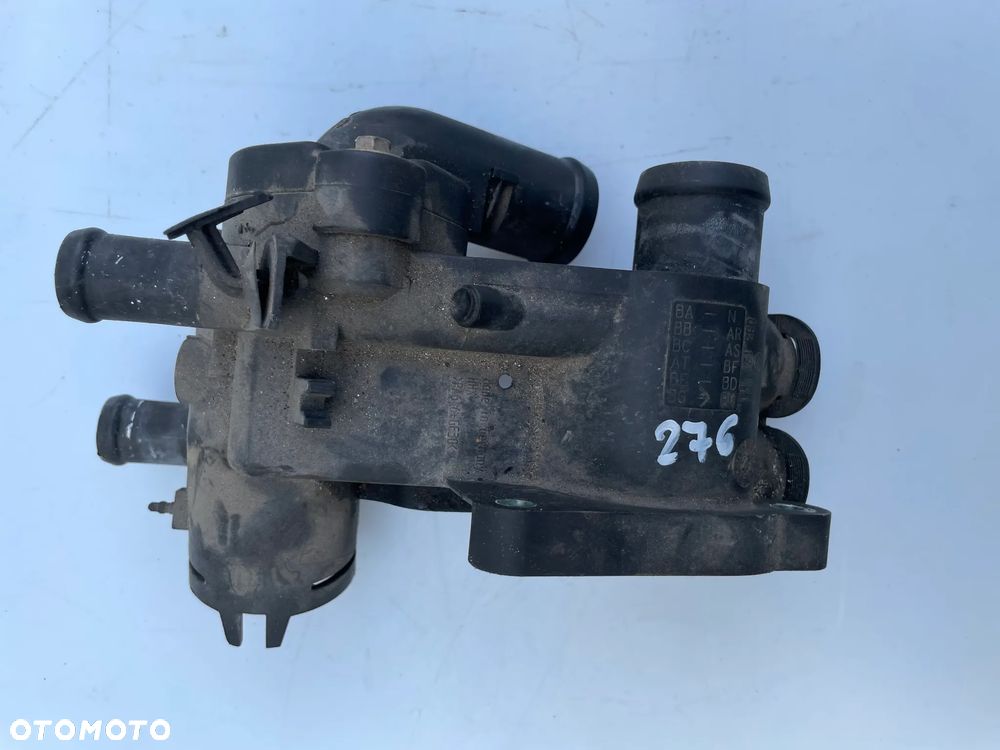 Obudowa termostatu vw Golf V 1.4 16V BCA 032121111BM - 1