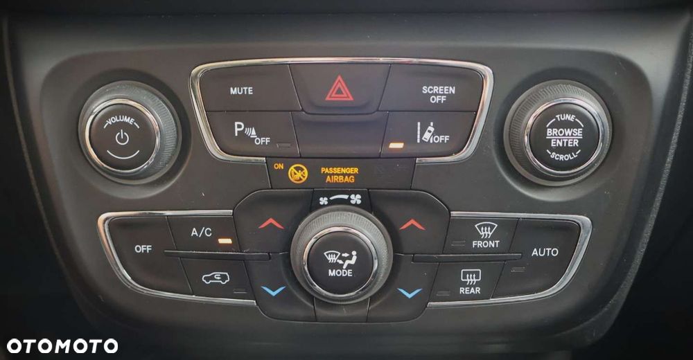 Jeep Compass - 24