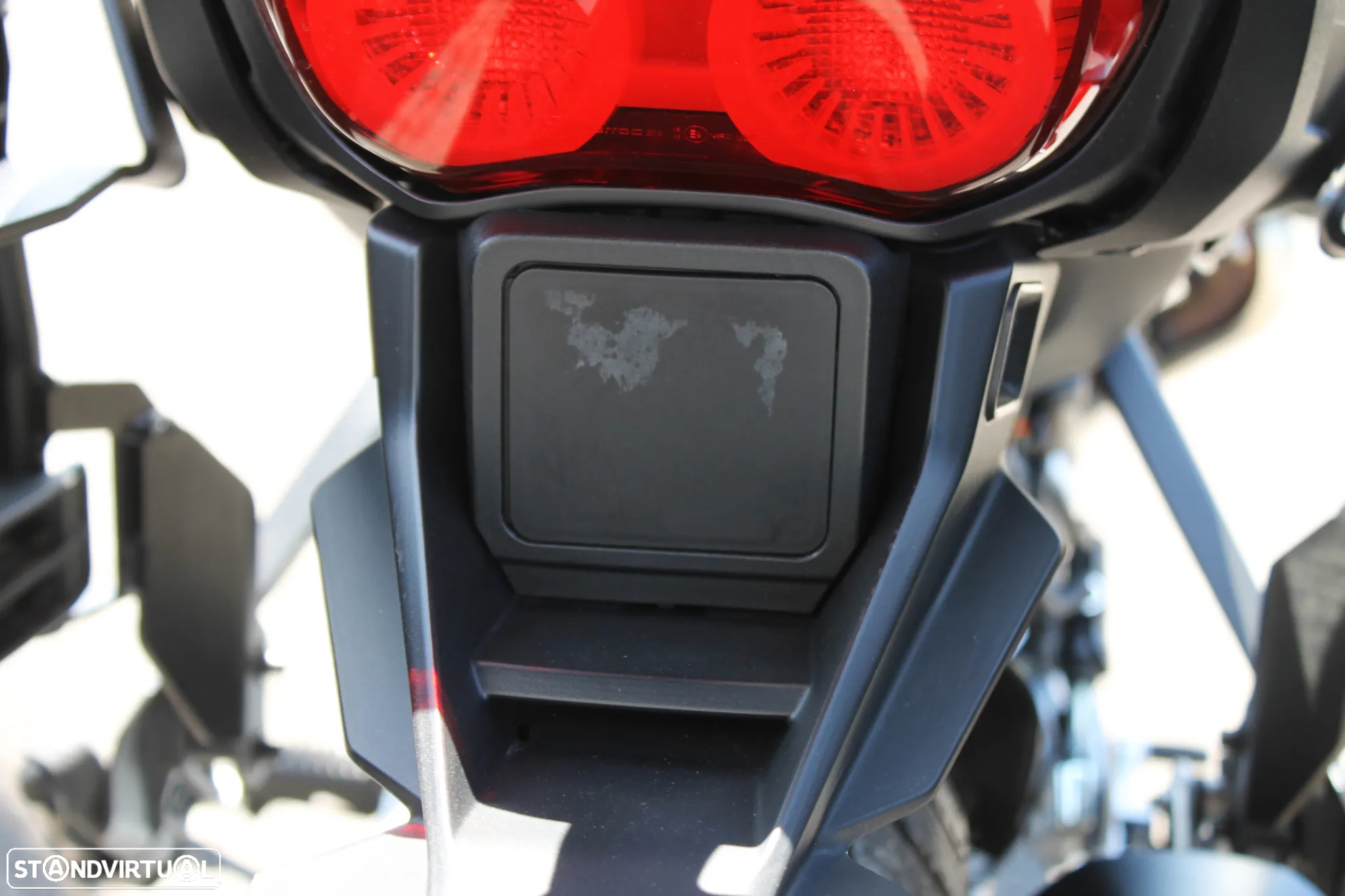Moto Guzzi Stelvio 1000 - 21