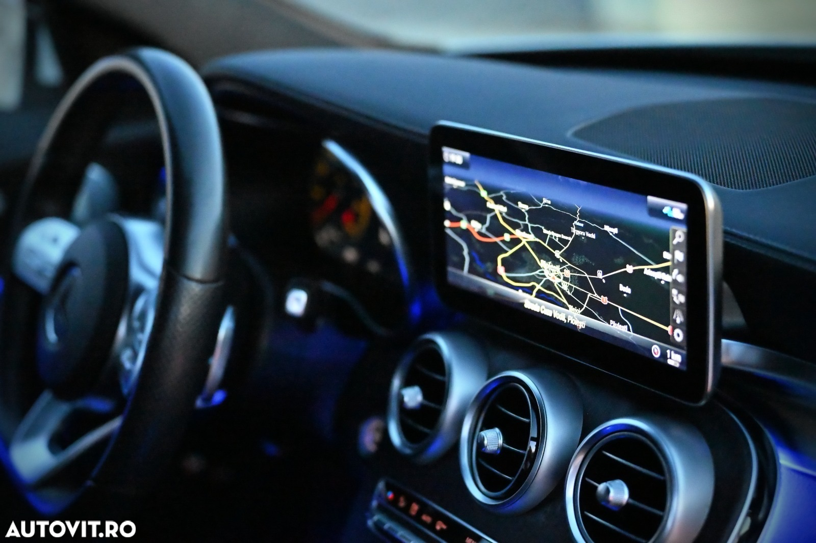 Mercedes-Benz C 300 e 4Matic 9G-TRONIC AMG Line - 23