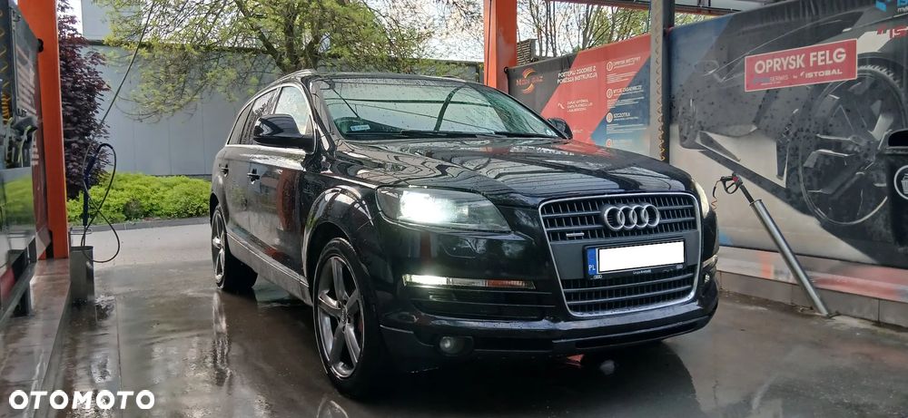 Audi Q7 - 1