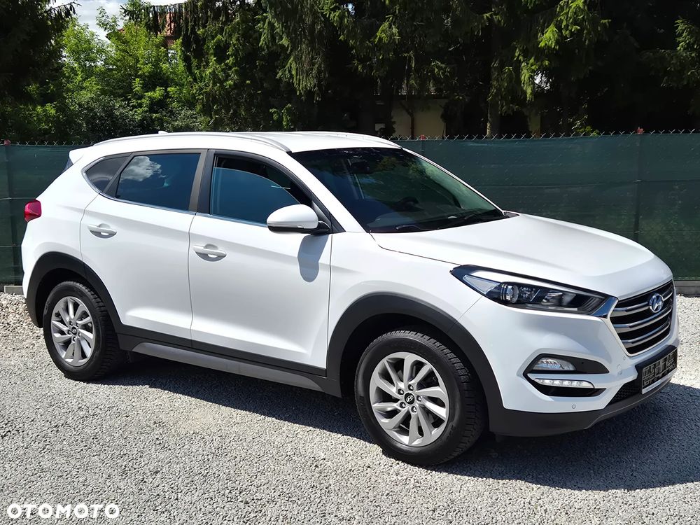 Hyundai Tucson 2.0 CRDI 4WD Automatik Style - 16