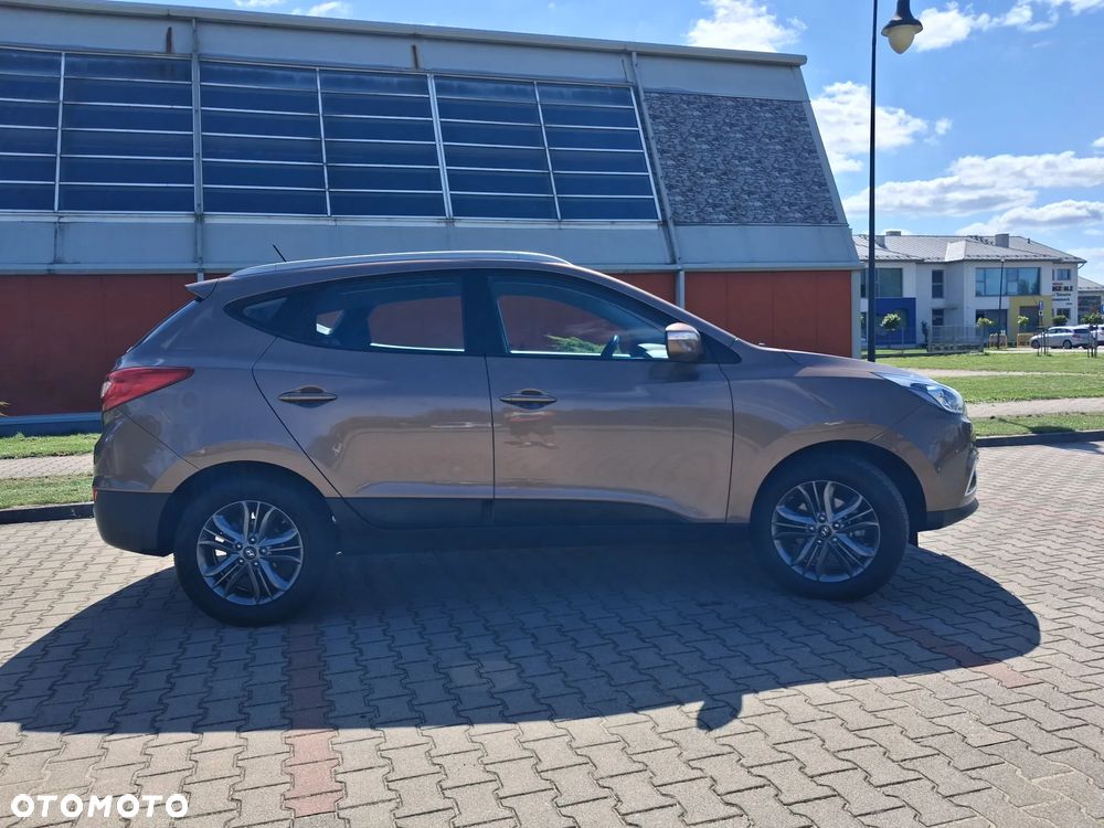 Hyundai ix35 1.6 2WD Fifa World Cup Edition - 4