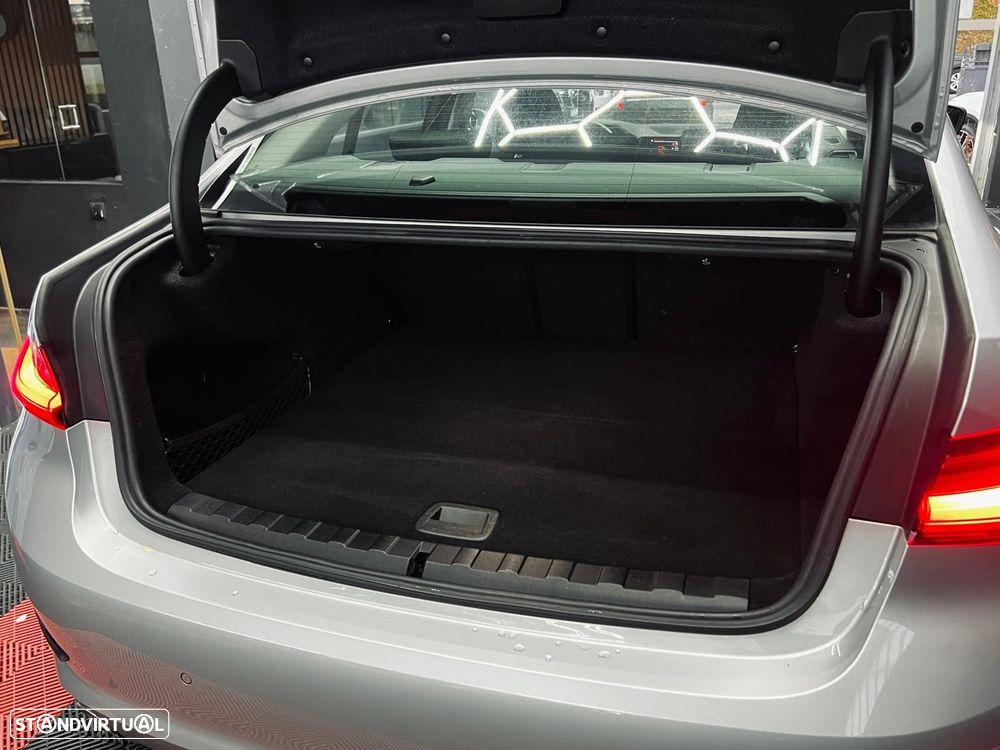 BMW 330 e Corporate Edition Auto - 48