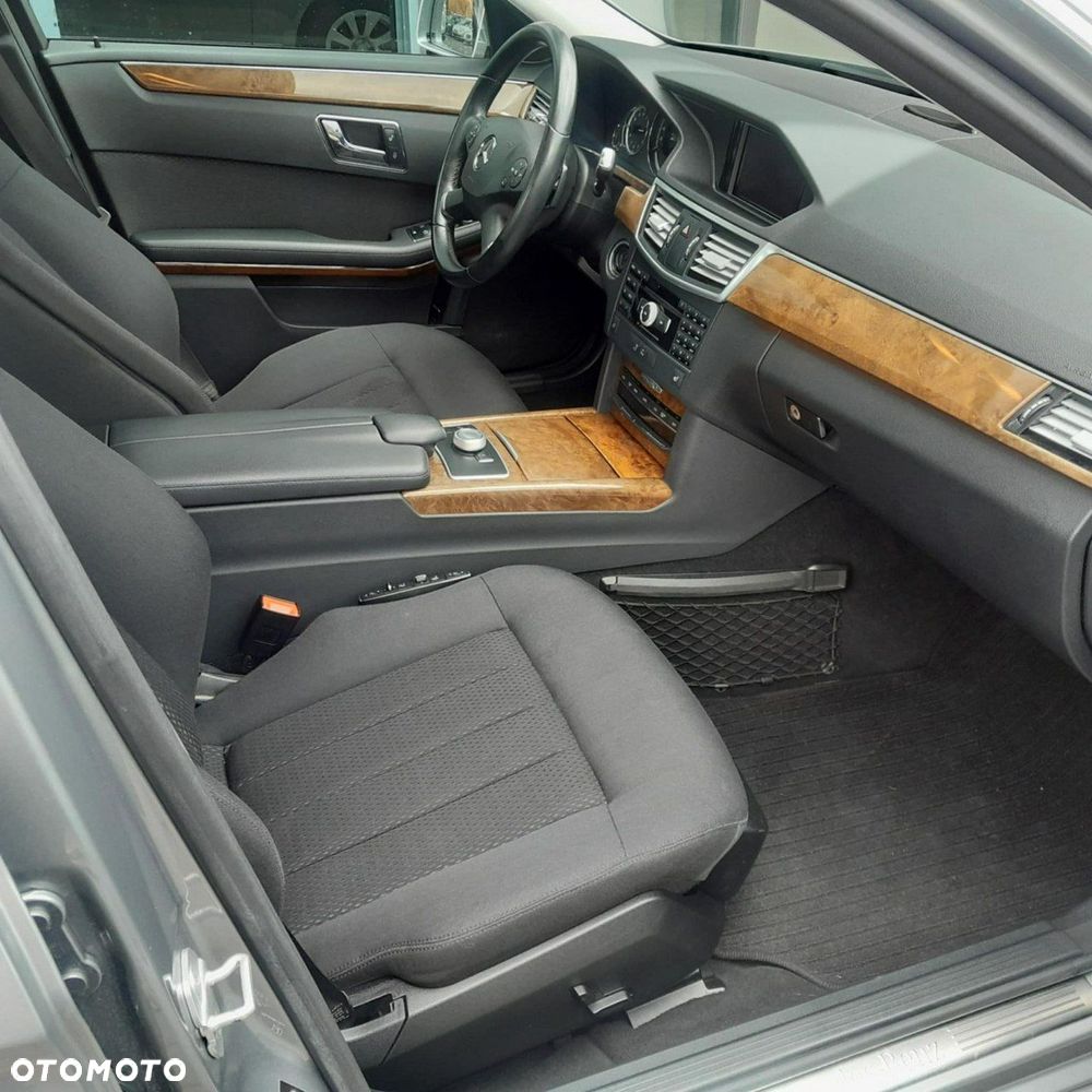 Mercedes-Benz Klasa E 350 CGI BlueEFFICIENCY 7G-TRONIC Elegance - 11