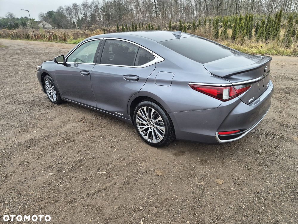 Lexus ES 300h Business Line - 23