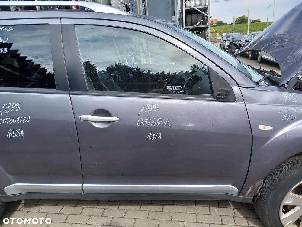 MITSUBISHI OUTLANDER II BŁOTNIK PRAWY PRZEDNI PRAWY PRZÓD KOLOR: A39A