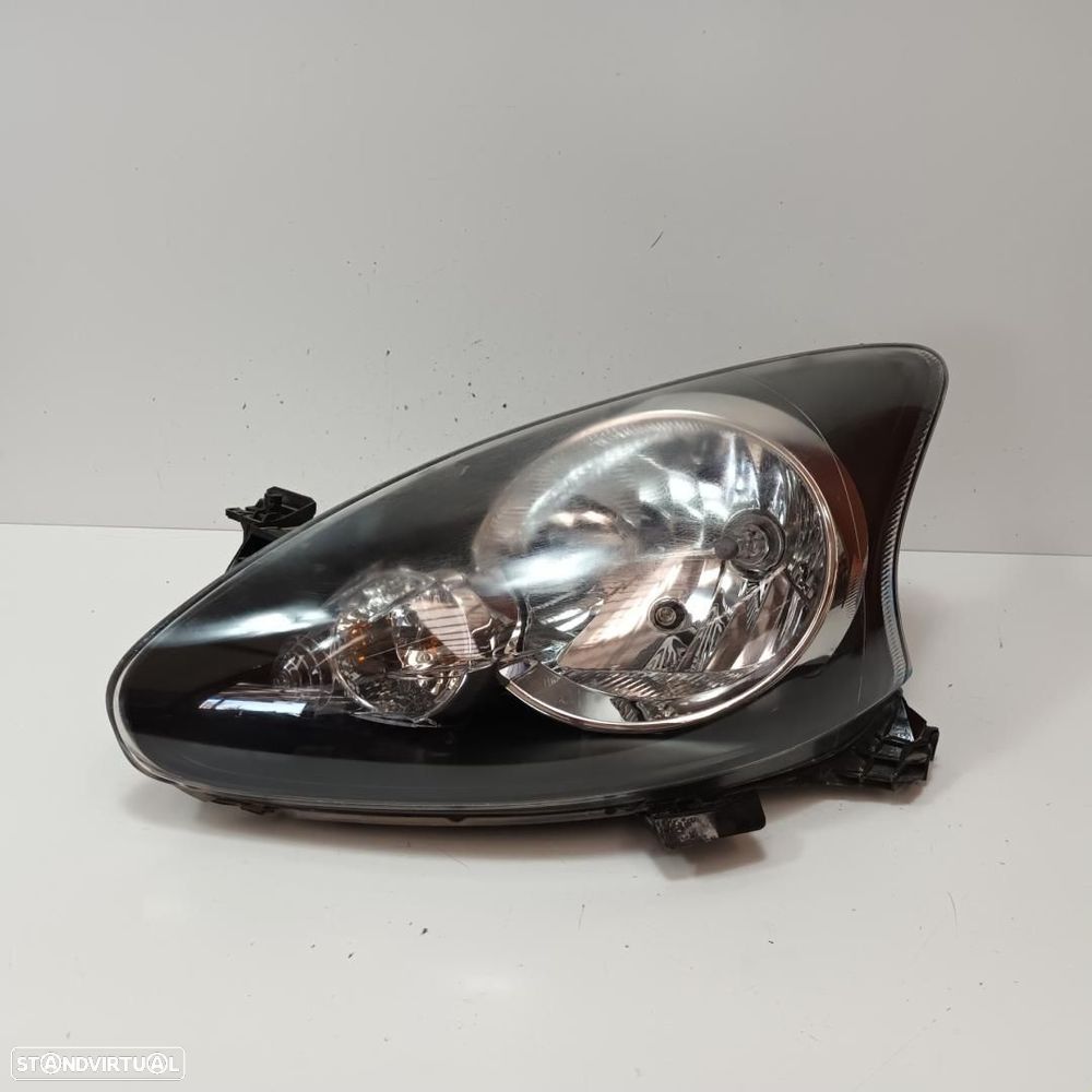 FAROL ESQUERDO TOYOTA AYGO KGBWNB - 1