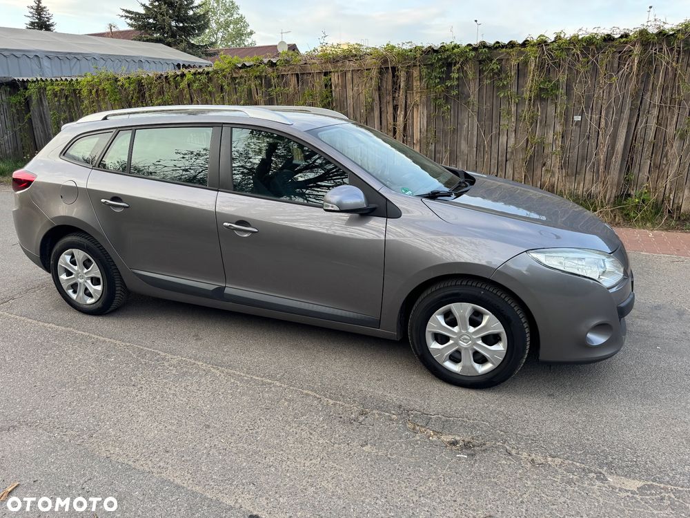 Renault Megane ENERGY dCi 110 Start & Stop Bose Edition - 10