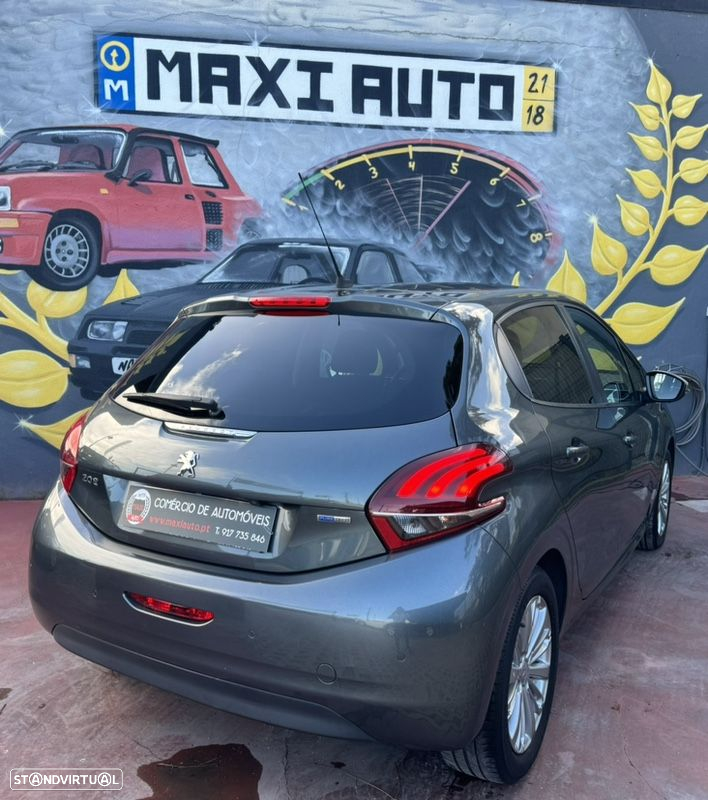 Peugeot 208 1.2 PureTech Style - 12