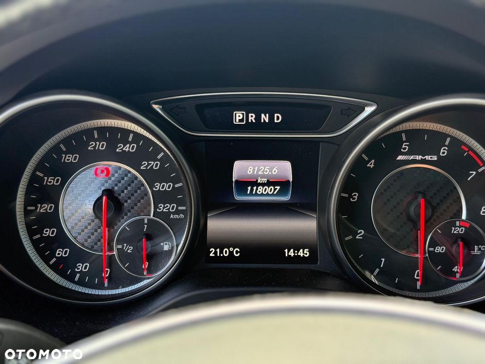 Mercedes-Benz GLA - 16